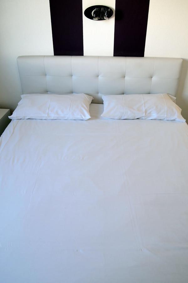 Hotel Le Rohu Sene Екстер'єр фото